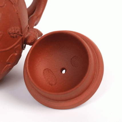 【中藝堂】周冬梅 紫砂壶 《松鼠葡萄壶》（小）