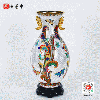 霍铁辉大师匠心之作：《蝶舞双耳瓶》景泰蓝，方寸之间的蝶舞翩跹与生机盎然​