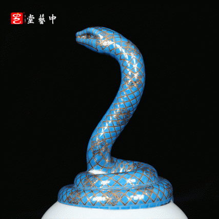 珐琅彩灵蛇献瑞尊（蓝） | 王辉再造立体雕塑瓷珍，灵蛇现身，金彩华贵 | 祥瑞降临，纳福迎祥