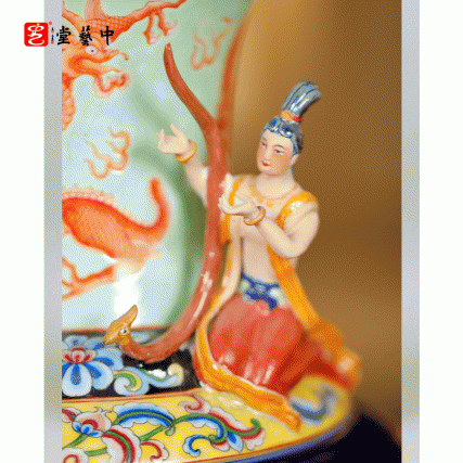 珐琅彩《不鼓自鸣尊》 | 王辉大师再现盛唐112窟天籁胜景 | 三尊乐伎翩跹，法器自鸣，宝石蓝釉映盛唐华章